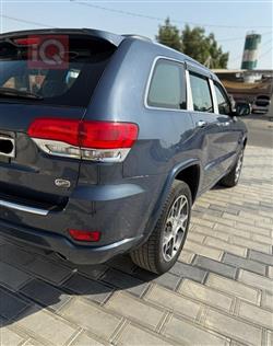 جیپ گراند شیرۆکی